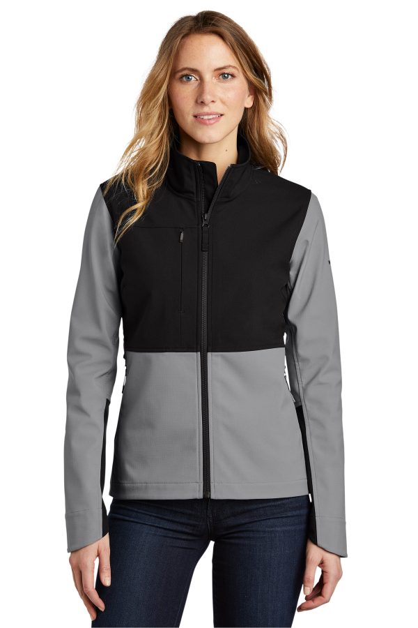 DISCONTINUED The North Face  Ladies Castle Rock Soft Shell Jacket. NF0A5541